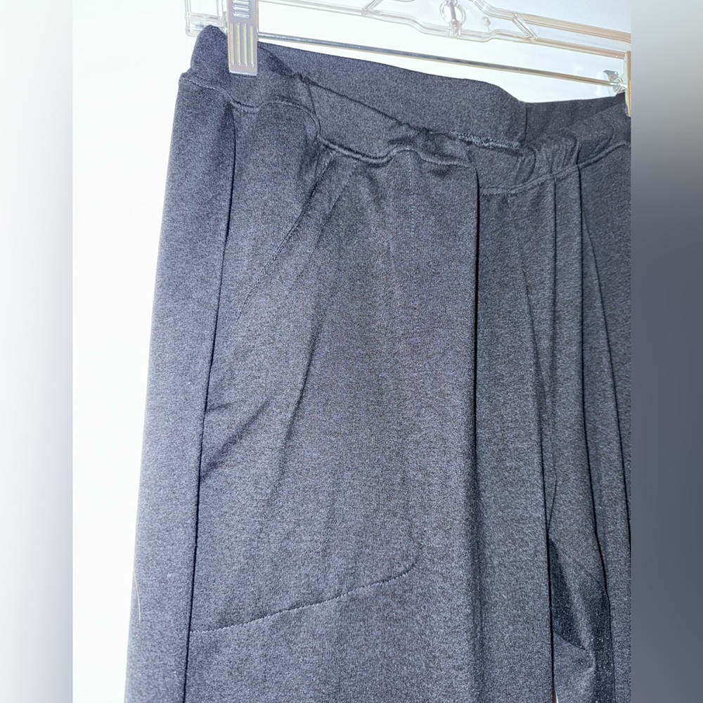 Oiselle AMD Lux Crop Pants. Black Size M. - Picture 2 of 5